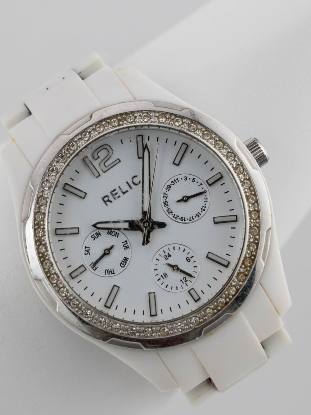 Relic ZR15551 Crystal-Accented Quartz Analog Women's Watch New Battery